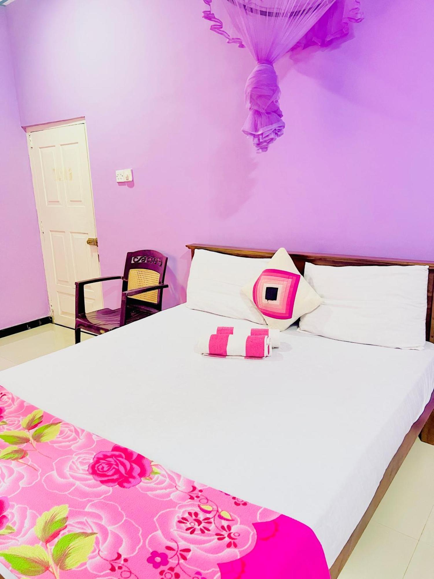 Gloriya Mathews Otel Negombo Dış mekan fotoğraf